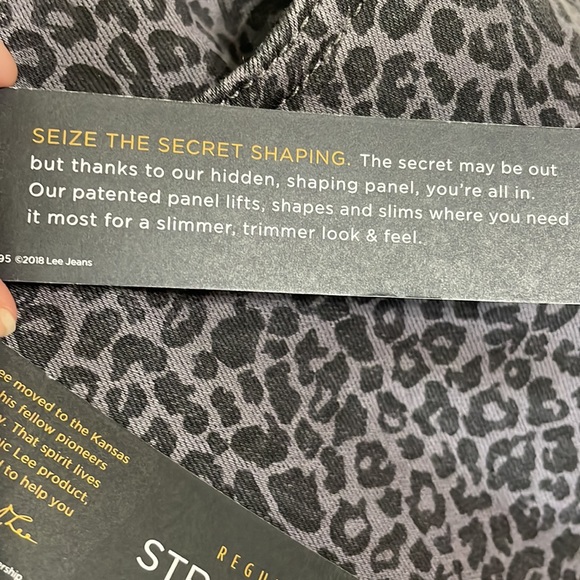 NWT Lee - Black and Gray Leopard Print Straight Leg Mid Rise Jeans - Size 10 L - Picture 5 of 11